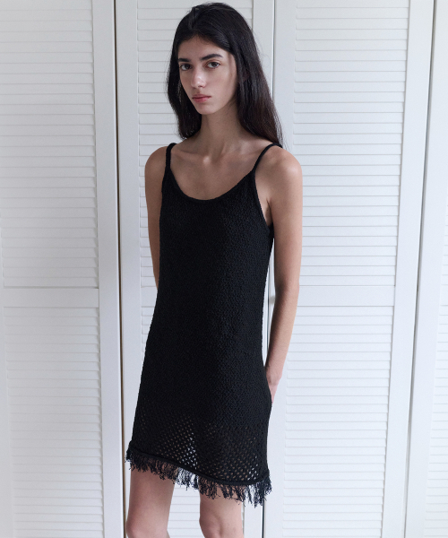 ANDNEEDS(アンドニーズ)の「Luna fringe knit dress (black)(ワンピース・レディース・その他・FREE)」の3枚目の写真
