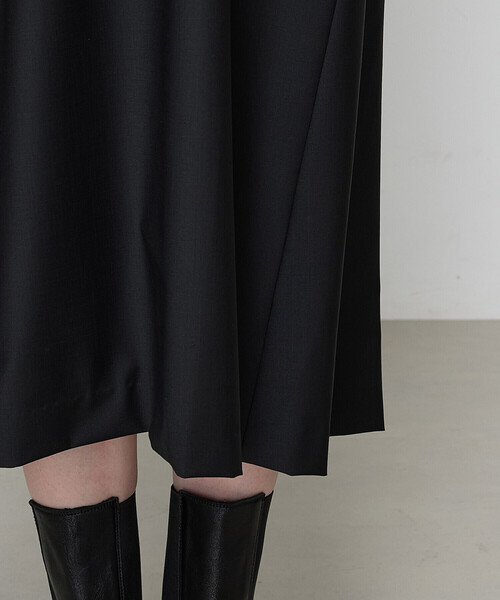COMME CA(コムサ)の「〔 TALLサイズ 〕【ブライトリーセットアップ/セットアップ対応】ストレッチトロ ワンピース(ワンピース・レディース・ブラック・13号)」の9枚目の写真