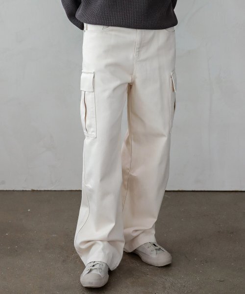 ESN(イーエスエヌ)の「セミワイドカーゴコットンパンツクリーム(その他パンツ・メンズ・その他・LARGE/MEDIUM/X-LARGE)」の2枚目の写真