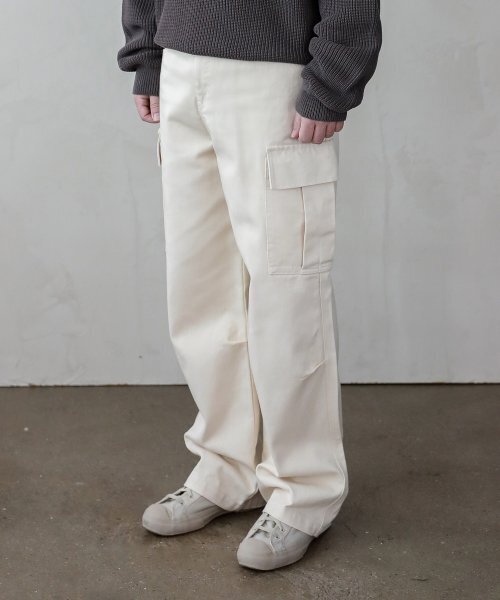 ESN(イーエスエヌ)の「セミワイドカーゴコットンパンツクリーム(その他パンツ・メンズ・その他・LARGE/MEDIUM/X-LARGE)」の4枚目の写真