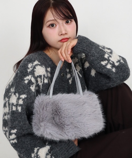 ammy.(エイミードット)の「【 ammy. / エイミードット 】ふわふわ ショルダー ハンド バッグ(ハンドバッグ・レディース・グレー/ブラック/ホワイト/ブラウン/ベージュ・FREE)」の3枚目の写真