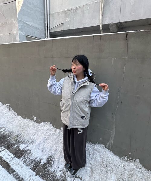 JAMIE WEST（ジェイミーウエスト）の「プリマロフトヒドンフードヘビーベスト（グレー）（ダウンベスト・レディース・その他・MEDIUM/LARGE/X-LARGE）」の17枚目の写真