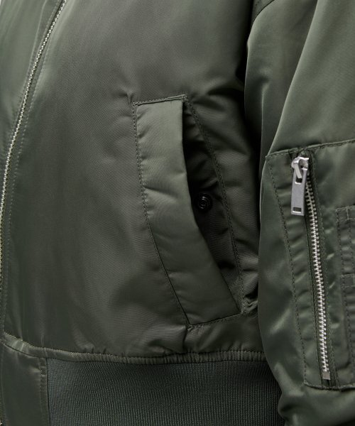 MUSINSA STANDARD WOMAN（ムシンサスタンダードウーマン）の「ウィメンズクロップMA-1ボンバージャケット[カーキ]（ブルゾン・レディース・その他・LARGE/MEDIUM/SMALL）」の12枚目の写真