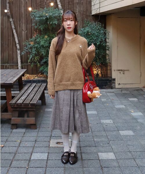 WaiKei(ワイケイ)の「ドルフィンヘアリーVネックニットピンク(ニット/セーター・レディース・その他・1/2)」の8枚目の写真