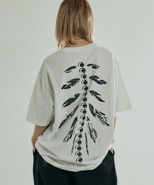 VONVAT(ヴォンバト)の「Leaves Bone Short Sleeve (White)(Tシャツ/カットソー・レディース・ホワイト・1/2)」の4枚目の写真