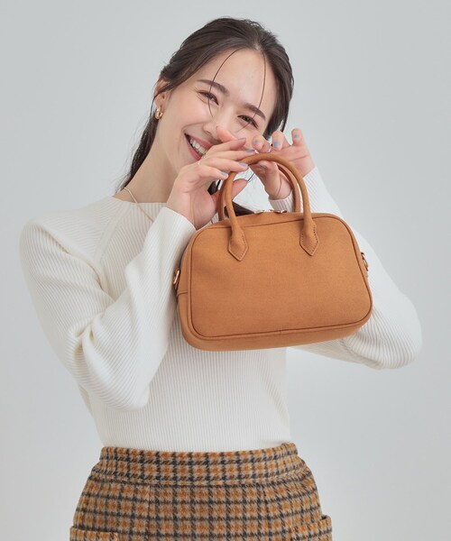 SHOO・LA・RUE（シューラルー）の「スエード調ボストンバッグ（ボストンバッグ・レディース・キャメル/ブラック・00）」の2枚目の写真