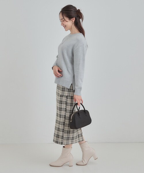 SHOO・LA・RUE（シューラルー）の「スエード調ボストンバッグ（ボストンバッグ・レディース・キャメル/ブラック・00）」の4枚目の写真