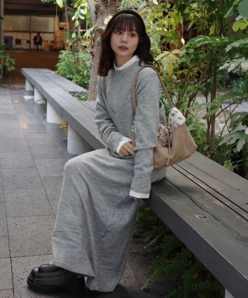 JUMELLE(ジュメロ)の「ビスチェ付きニットOP(ワンピース・レディース・ベージュ/グレー・MEDIUM)」の2枚目の写真