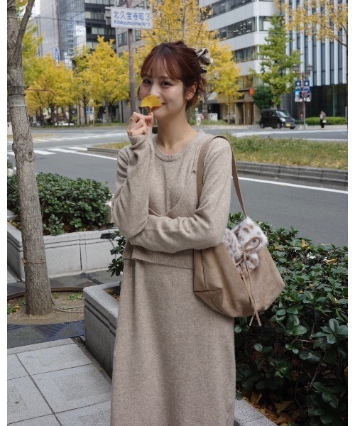 JUMELLE(ジュメロ)の「ビスチェ付きニットOP(ワンピース・レディース・ベージュ/グレー・MEDIUM)」の7枚目の写真