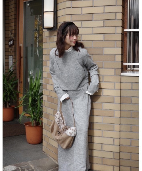 JUMELLE(ジュメロ)の「ビスチェ付きニットOP(ワンピース・レディース・ベージュ/グレー・MEDIUM)」の3枚目の写真