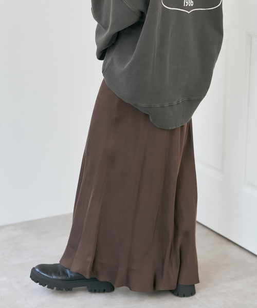 Spick & Span（スピックアンドスパン）の「キュプラフィブリルサテンスカート（スカート・レディース・ブラウン/ブラック/ベージュ系その他・36/38）」の2枚目の写真