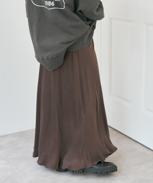 Spick & Span（スピックアンドスパン）の「キュプラフィブリルサテンスカート（スカート・レディース・ブラウン/ブラック/ベージュ系その他・36/38）」の16枚目の写真