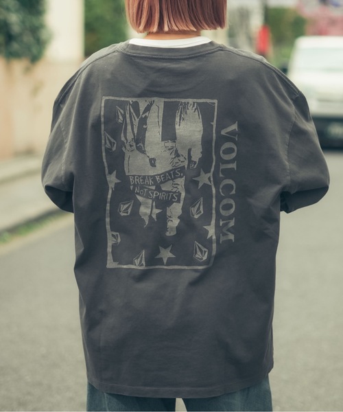VOLCOM(ボルコム)の「VOLCOM メンズ BACK GRAPHIC LS TEE ロンT 【2026年春夏モデル】(Tシャツ/カットソー・メンズ・ブラック/オフホワイト/ブルー系その他・SMALL/X-LARGE/MEDIUM/LARGE)」の2枚目の写真