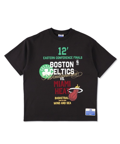 NBA(エヌビーエー)の「Multi-Technique Graphic Tee(Tシャツ/カットソー・メンズ・ブラック/ホワイト・L/M/XL/S)」の1枚目の写真
