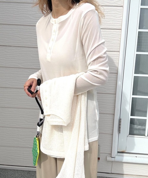 Q（キュー）の「シアーヘンリーネックプルオーバー（Tシャツ/カットソー・レディース・ブラック/アイボリー・MEDIUM）」の19枚目の写真