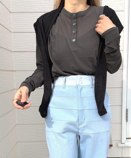 Q（キュー）の「シアーヘンリーネックプルオーバー（Tシャツ/カットソー・レディース・ブラック/アイボリー・MEDIUM）」の22枚目の写真