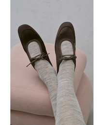 un/neu（アンノイ）の「レースアップサテンフラットシューズ（バレエシューズ）」