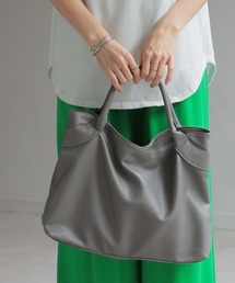 HUG.U（ハグユー）の「大容量 ショルダー付き レザーライクトートバッグ（トートバッグ）」