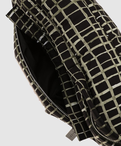 MARNI（マルニ）の「CHECKED PUFF / ボディバッグ（ボディバッグ/ウエストポーチ・メンズ・ブラック系その他・ONE SIZE）」の6枚目の写真