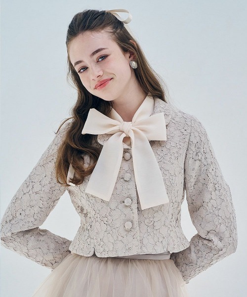 an another angelus（アンアナザーアンジェラス）の「【セットアップ対応】総レースショートジャケット（その他アウター・レディース・ピンクベージュ/アイボリー・FREE）」の2枚目の写真