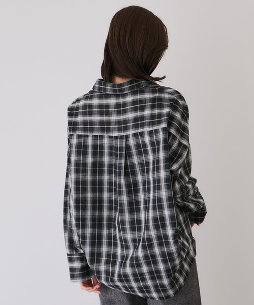 Jayro(ジャイロ)の「オーバーサイズチェック柄スキッパーシャツ(シャツ/ブラウス・レディース・ブラック系その他/ホワイト系その他2・M)」の7枚目の写真