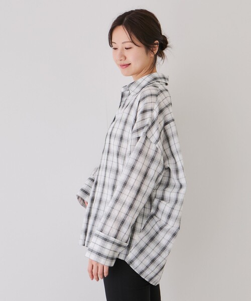 Jayro(ジャイロ)の「オーバーサイズチェック柄スキッパーシャツ(シャツ/ブラウス・レディース・ブラック系その他/ホワイト系その他2・M)」の12枚目の写真