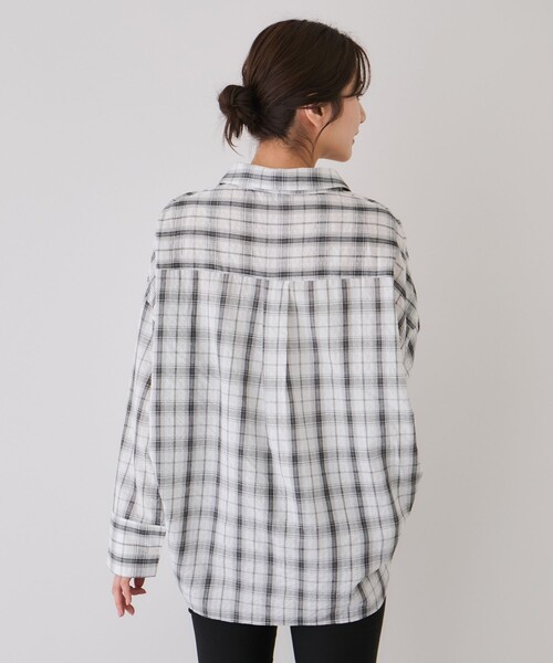 Jayro(ジャイロ)の「オーバーサイズチェック柄スキッパーシャツ(シャツ/ブラウス・レディース・ブラック系その他/ホワイト系その他2・M)」の13枚目の写真