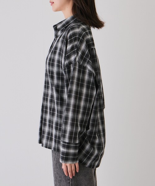 Jayro(ジャイロ)の「オーバーサイズチェック柄スキッパーシャツ(シャツ/ブラウス・レディース・ブラック系その他/ホワイト系その他2・M)」の22枚目の写真
