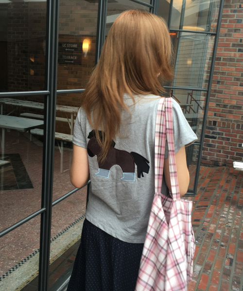 TANSANMAGNESIUM（タンサン マグネシウム）の「ポニーアップリケTシャツ (グレー)（Tシャツ/カットソー・レディース・その他・1/2/3/4）」の8枚目の写真