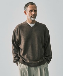 ATON（エイトン）の「【ATON / エイトン】LINEN SHORT FUR V-NECK SWEATER（ニット/セーター）」