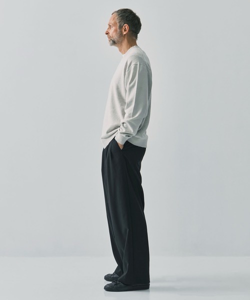 ATON(エイトン)の「【ATON / エイトン】LINEN SHORT FUR V-NECK SWEATER(ニット/セーター・メンズ・オフホワイト/ダークグレー・6/4)」の4枚目の写真