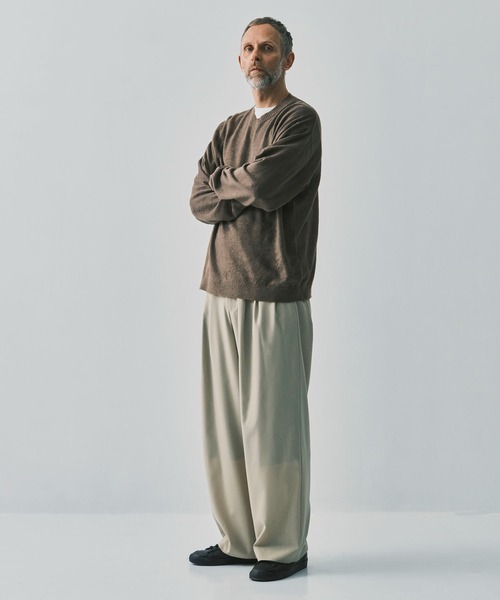 ATON(エイトン)の「【ATON / エイトン】LINEN SHORT FUR V-NECK SWEATER(ニット/セーター・メンズ・オフホワイト/ダークグレー・6/4)」の7枚目の写真