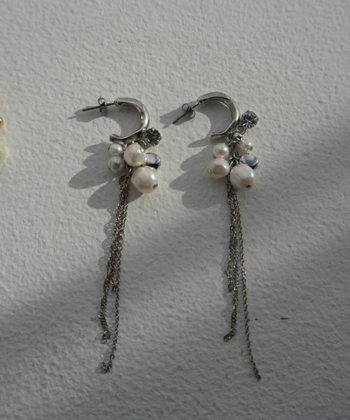 et.UNiVER（エトユニベール）の「Threader Pearl Earring（ピアス（両耳用）・レディース・ゴールド/シルバー・FREE）」の7枚目の写真