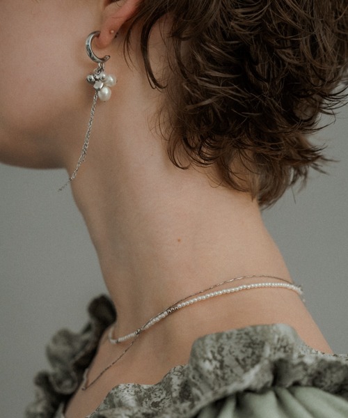 et.UNiVER（エトユニベール）の「Threader Pearl Earring（ピアス（両耳用）・レディース・ゴールド/シルバー・FREE）」の5枚目の写真
