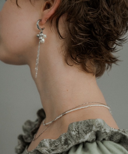 et.UNiVER（エトユニベール）の「Threader Pearl Earring（ピアス（両耳用）・レディース・ゴールド/シルバー・FREE）」の6枚目の写真