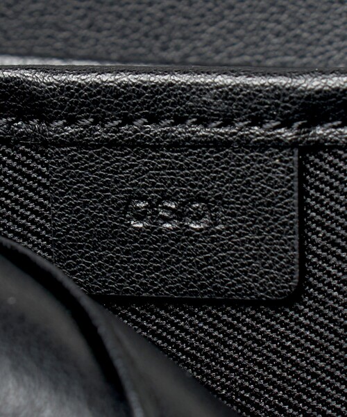 UNITED ARROWS（ユナイテッドアローズ）の「【別注】＜OSOI＞スタッズ ハーフウォレット（財布・レディース・レッド/ブラック・FREE）」の8枚目の写真