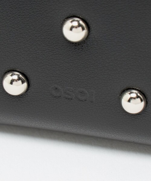 UNITED ARROWS（ユナイテッドアローズ）の「【別注】＜OSOI＞スタッズ ハーフウォレット（財布・レディース・レッド/ブラック・FREE）」の9枚目の写真