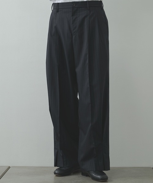 KHOKI(コッキ)の「【KHOKI/コッキ】Pleated Stripe Summer Wool Pants(スラックス・メンズ・ブラック/グレー/ベージュ・2/1)」の2枚目の写真