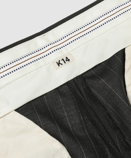 KHOKI(コッキ)の「【KHOKI/コッキ】Pleated Stripe Summer Wool Pants(スラックス・メンズ・ブラック/グレー/ベージュ・2/1)」の5枚目の写真
