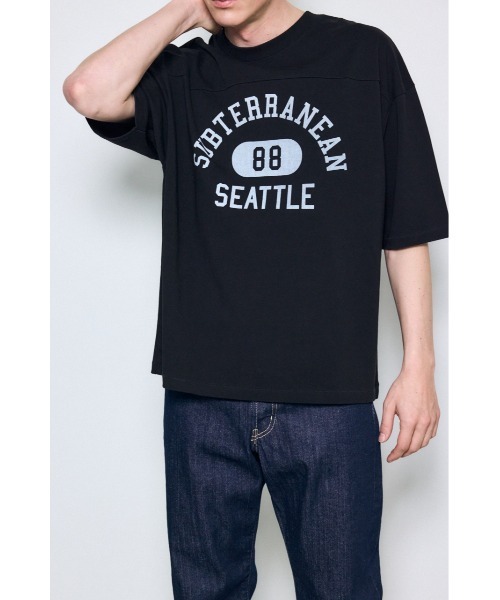 AZUL by moussy(アズールバイマウジー)の「No.88ナンバリングトップス(Tシャツ/カットソー・メンズ・ホワイト/グレー/ライトイエロー/ブラック・MEDIUM/SMALL/LARGE)」の8枚目の写真