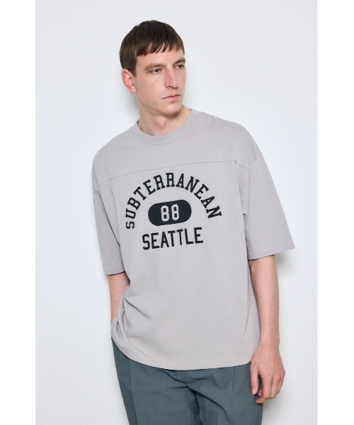 AZUL by moussy(アズールバイマウジー)の「No.88ナンバリングトップス(Tシャツ/カットソー・メンズ・ホワイト/グレー/ライトイエロー/ブラック・MEDIUM/SMALL/LARGE)」の21枚目の写真