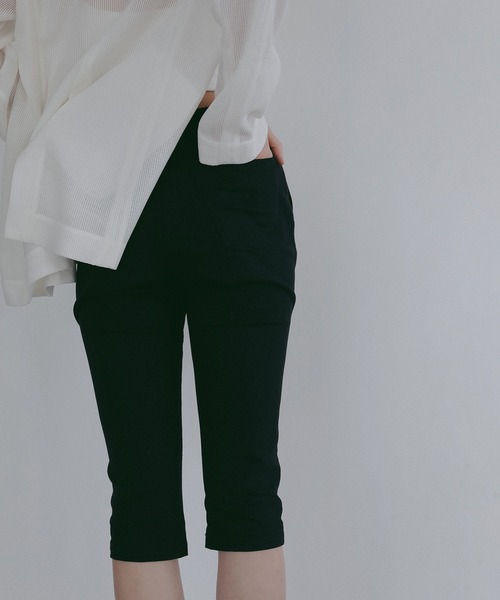 MANOF(マノフ)の「STRETCH CAPRI PANTS(その他パンツ・レディース・ブラウン/ブラック・S/M)」の6枚目の写真
