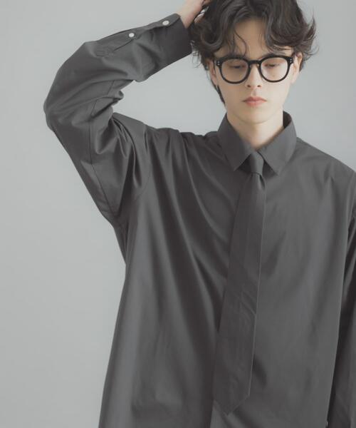 SENSE OF PLACE by URBAN RESEARCH（センスオブプレイスバイアーバンリサーチ）の「レギュラーカラーネクタイシャツ（シャツ/ブラウス・メンズ・チェック/ストライプ/チャコールグレー・MEDIUM/LARGE）」の2枚目の写真