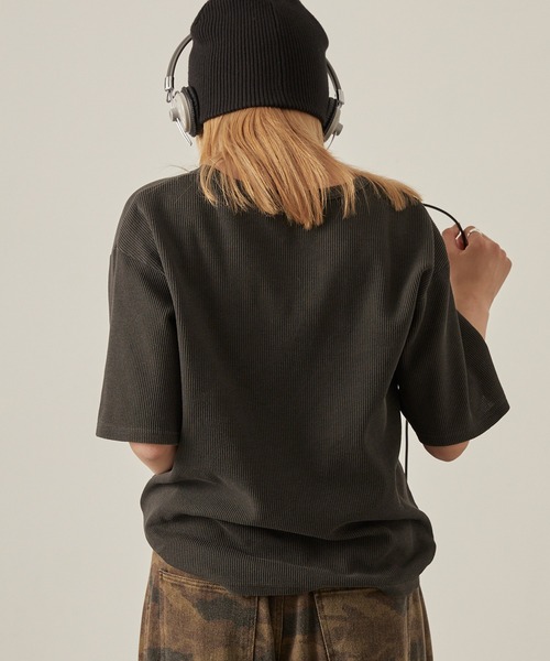 Snap club(スナップクラブ)の「【Snap club】クロップド ワッフル 半袖 ヘンリーネックTシャツ(Tシャツ/カットソー・レディース・スミクロ/ネイビー/ブラウン/レオパード/レッド系・M/L)」の9枚目の写真