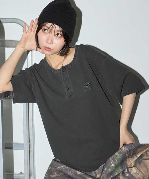 Snap club(スナップクラブ)の「【Snap club】クロップド ワッフル 半袖 ヘンリーネックTシャツ(Tシャツ/カットソー・レディース・スミクロ/ネイビー/ブラウン/レオパード/レッド系・M/L)」の18枚目の写真
