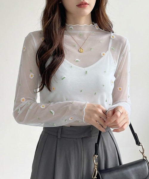 IRADOWL(アイラドール)の「デイジー柄刺繍シアートップス(Tシャツ/カットソー・レディース・ライトグレー/ピンク/ブラック/ホワイト/アイボリー・FREE)」の4枚目の写真