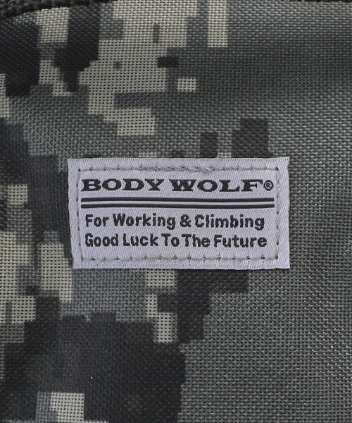 BACKYARD FAMILY(バックヤードファミリー)の「BODYWOLF ボディウルフ BW20 3WAY バッグ(ボストンバッグ・メンズ・ネイビー/グレー系カモフラージュ・FREE)」の12枚目の写真