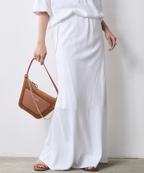 CHIC STYLE(シックスタイル)の「ナローマキシスカート<大きいサイズ有>シックスタイル(スカート・レディース・オフホワイト/モカ/ネイビー・5L/4L/3L/LL/L/M)」の1枚目の写真
