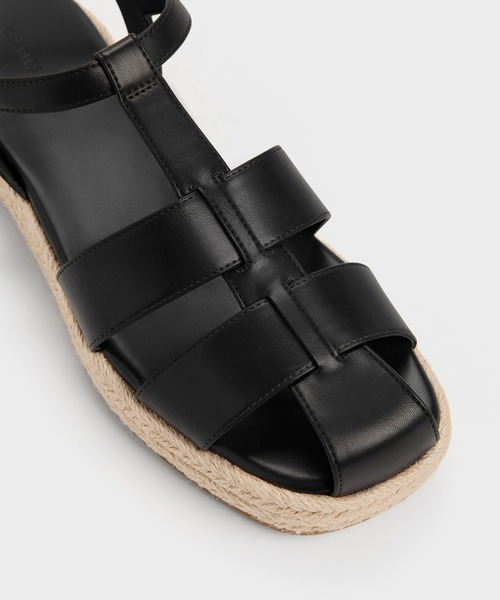 CHARLES & KEITH(チャールズ & キース)の「ケージドフラットフォーム エスパドリーユ サンダル(サンダル・レディース・ブラック/サンドベージュ・25cm/24.5cm/23.5cm/23cm/22.5cm)」の5枚目の写真