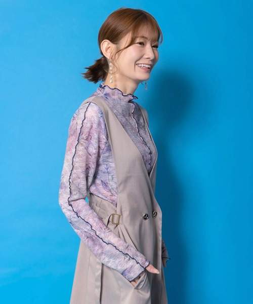 iS ScoLar(イズスカラー)の「561233:マーブル風花蝶刺繍チュールレースインナー(Tシャツ/カットソー・レディース・ブルー/グリーン/ブラック・M)」の17枚目の写真